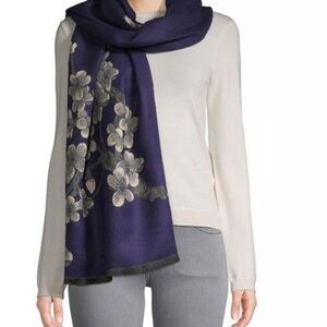 New SAACHI Thick And Warm Reversible Floral Scarf. Navy/Gray.